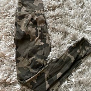 camo leggings